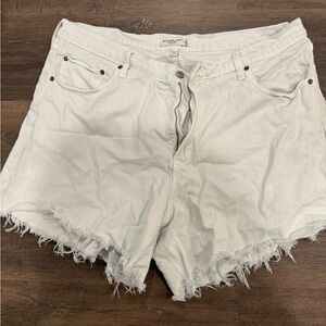 Abercrombie & Fitch Curve Love White Jean Shorts Distressed Frayed Hem